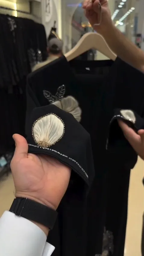 Tissue handwork abaya — 2